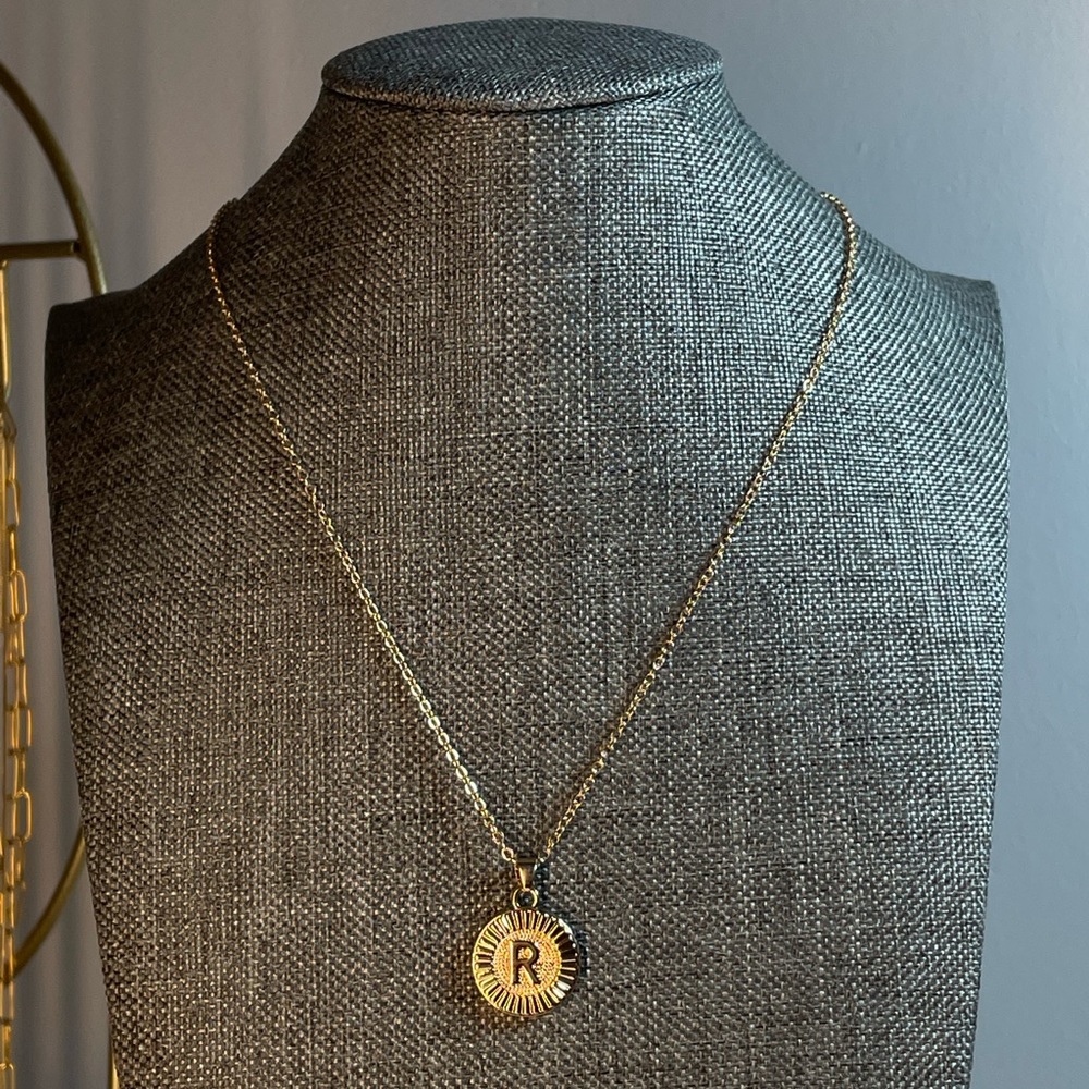 Alpha Coin Necklace - Letter R in Gold - Picture 5 of 8